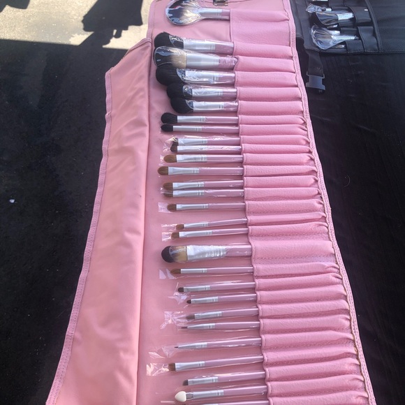 Brushes - Picture 2 of 2